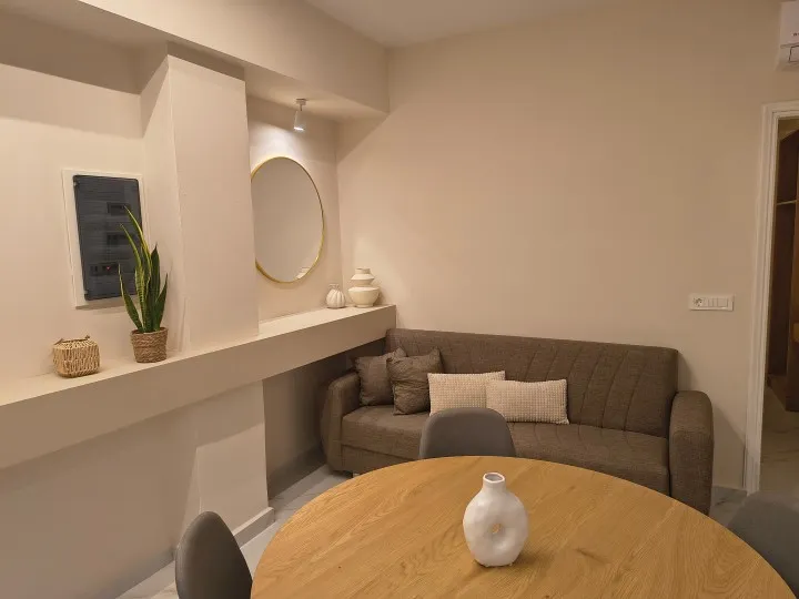 One-Bedroom Apartment Photo 6